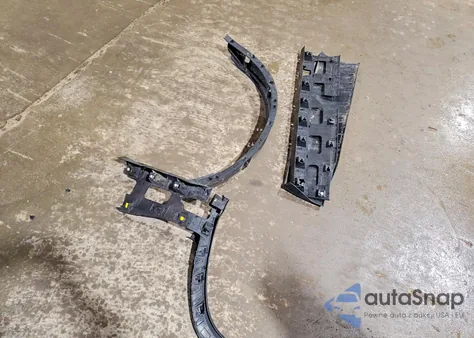 2023 Ford Bronco Base z USA, uszkodzony, nr VIN 1FMEE5DP9PLB19665